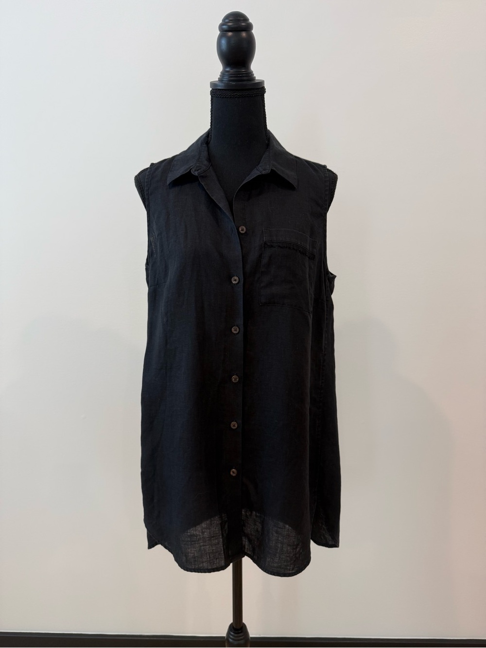 Chico’s Black Linen Sleeveless Button-Down Tunic Size 1 US 8/10